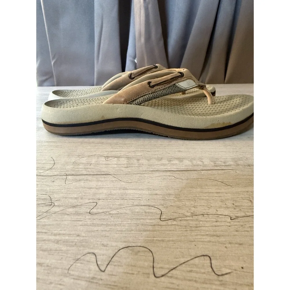 SPERRY TOP-SIDER YOUTH BLUEFISH THONG FLIP FLOPS SIZE 3 TAN/BROWN.